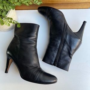 Isaac Mizrahi black leather booties size 7.5